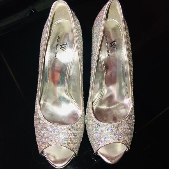 Worthington Silver sequined heels. - Picture 1 of 2